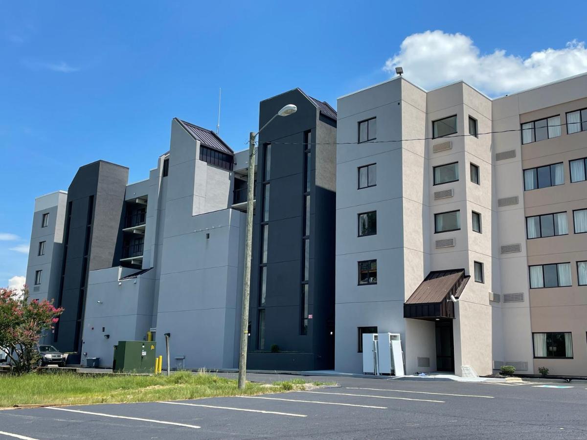 Quality Inn & Suites Spring Lake - Fayetteville Near Fort Bragg Zewnętrze zdjęcie