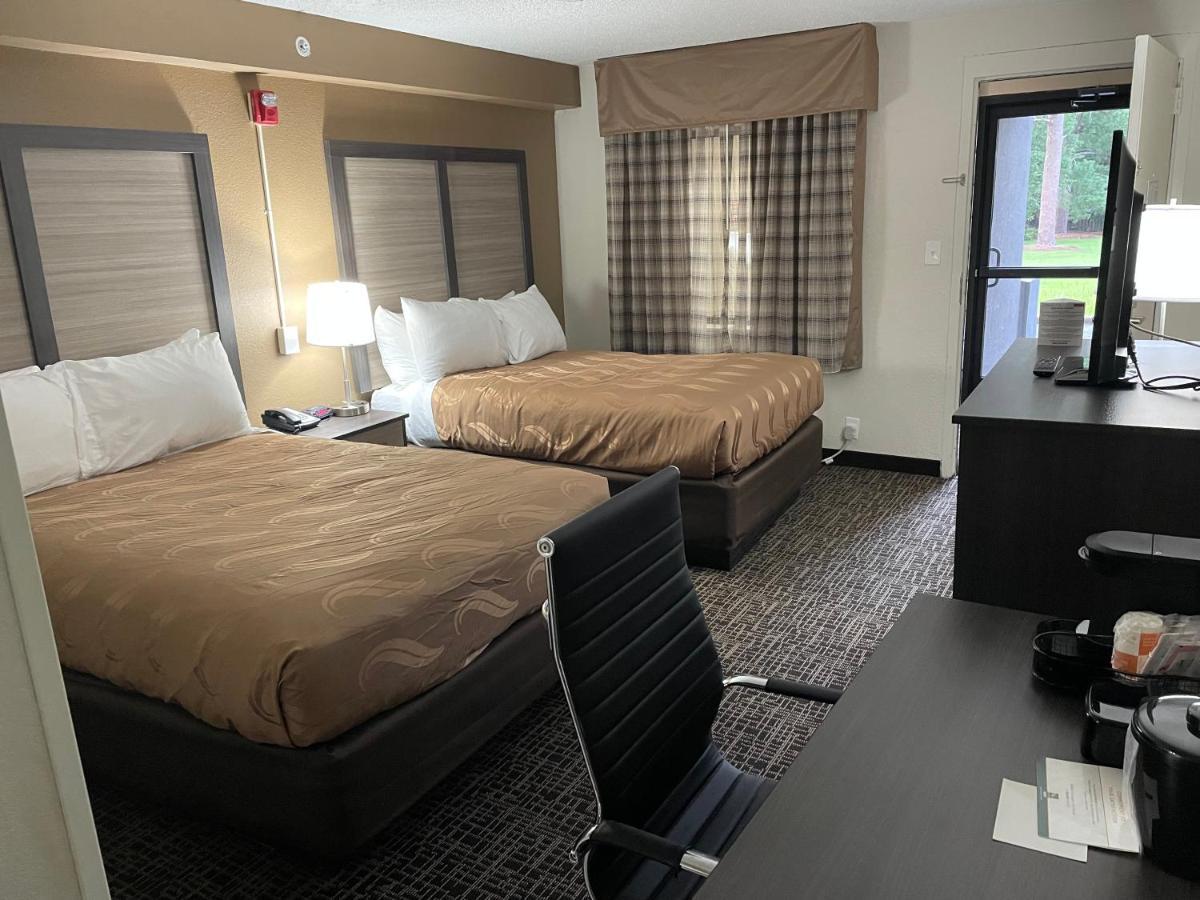 Quality Inn & Suites Spring Lake - Fayetteville Near Fort Bragg Zewnętrze zdjęcie