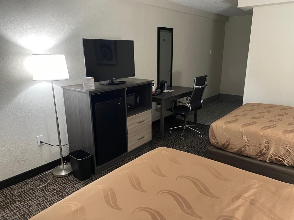 Quality Inn & Suites Spring Lake - Fayetteville Near Fort Bragg Zewnętrze zdjęcie