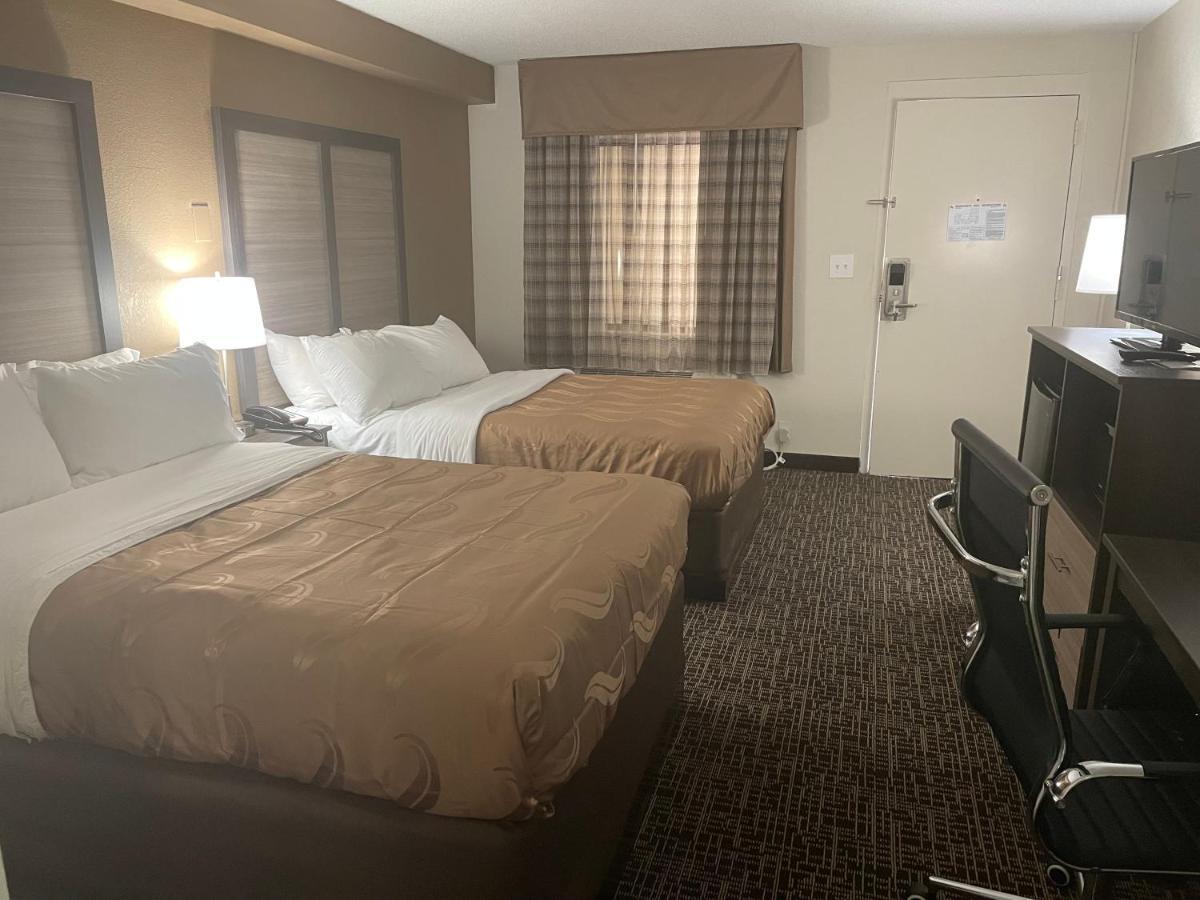 Quality Inn & Suites Spring Lake - Fayetteville Near Fort Bragg Zewnętrze zdjęcie