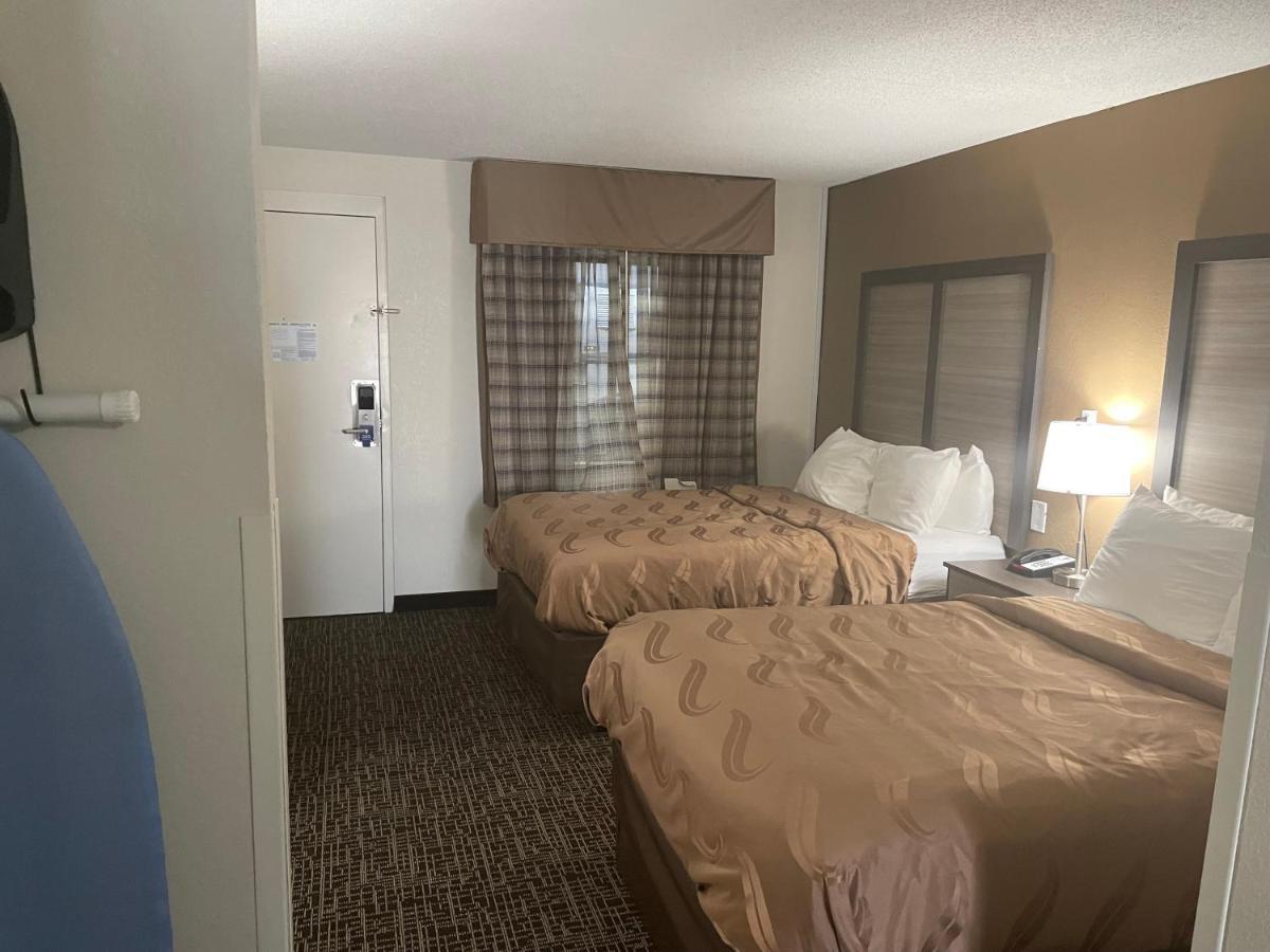 Quality Inn & Suites Spring Lake - Fayetteville Near Fort Bragg Zewnętrze zdjęcie
