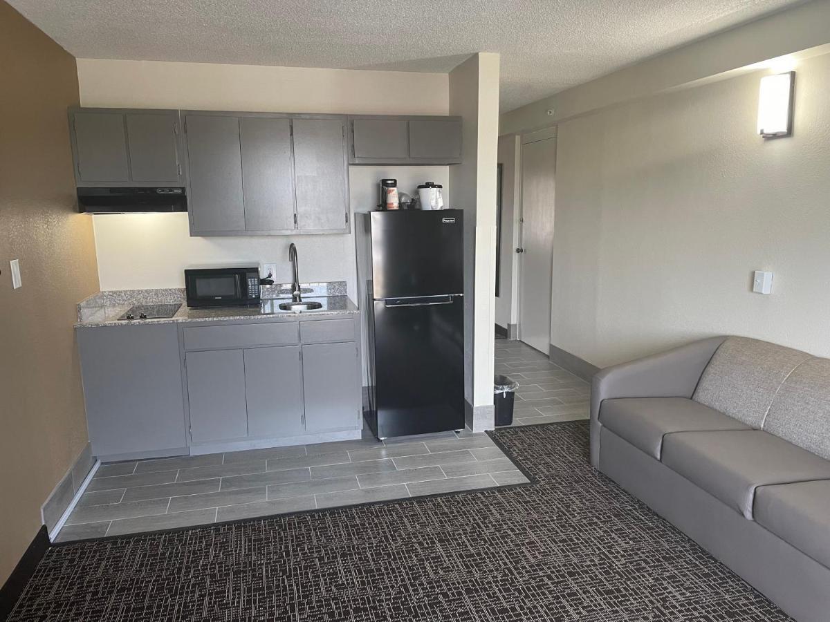 Quality Inn & Suites Spring Lake - Fayetteville Near Fort Bragg Zewnętrze zdjęcie
