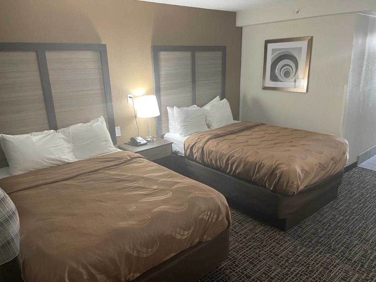Quality Inn & Suites Spring Lake - Fayetteville Near Fort Bragg Zewnętrze zdjęcie