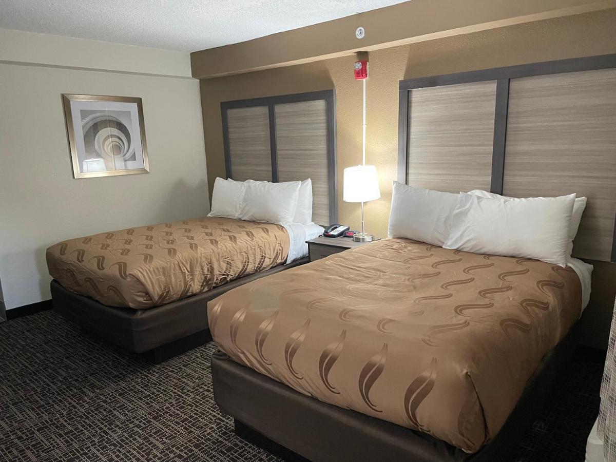 Quality Inn & Suites Spring Lake - Fayetteville Near Fort Bragg Zewnętrze zdjęcie