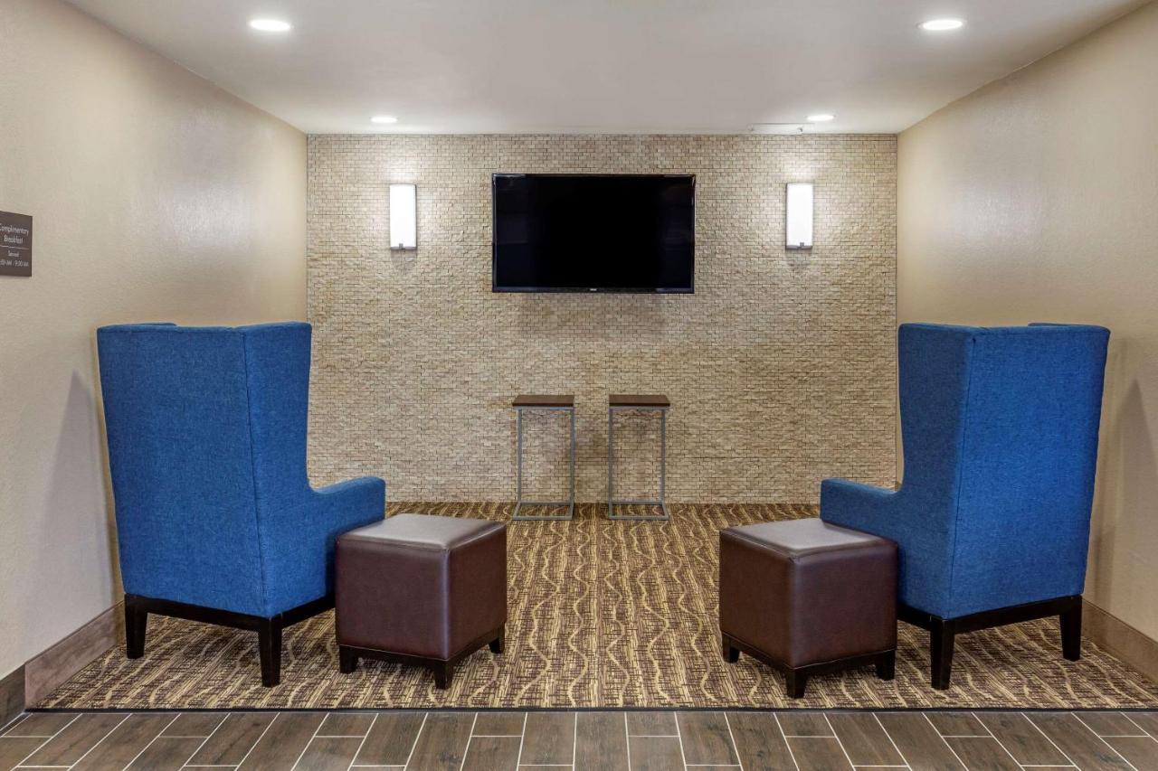 Quality Inn & Suites Spring Lake - Fayetteville Near Fort Bragg Zewnętrze zdjęcie