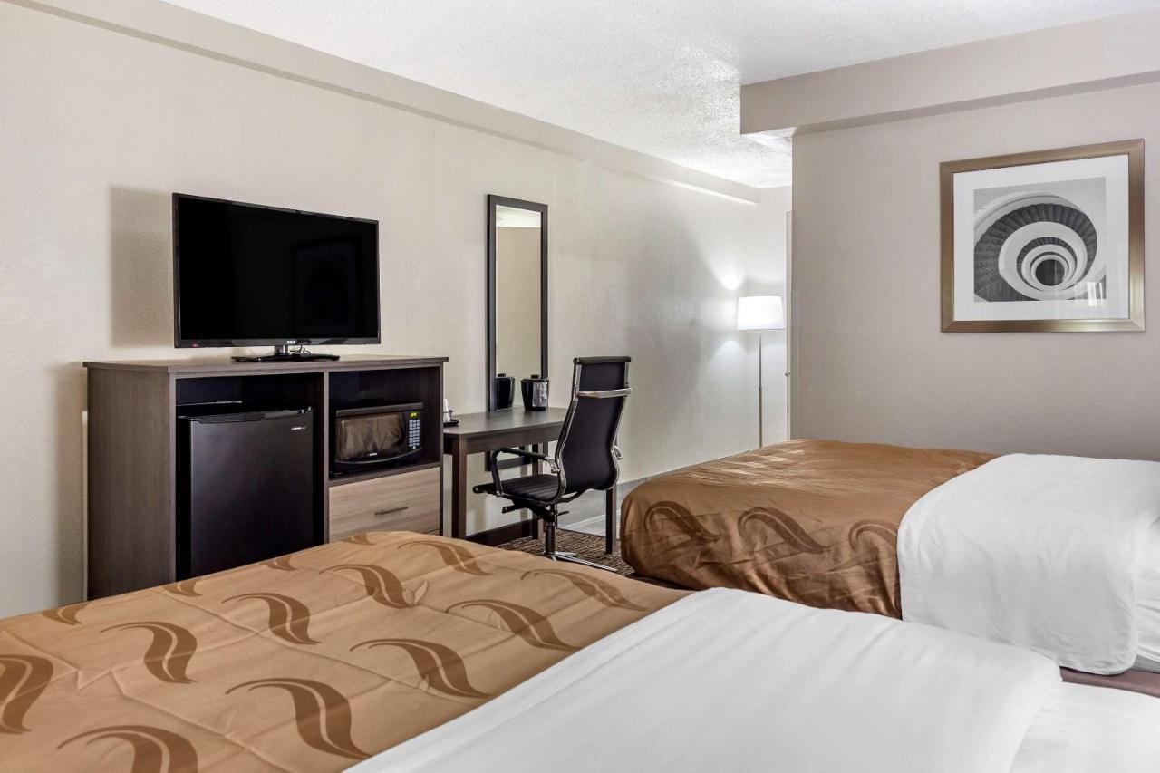 Quality Inn & Suites Spring Lake - Fayetteville Near Fort Bragg Zewnętrze zdjęcie