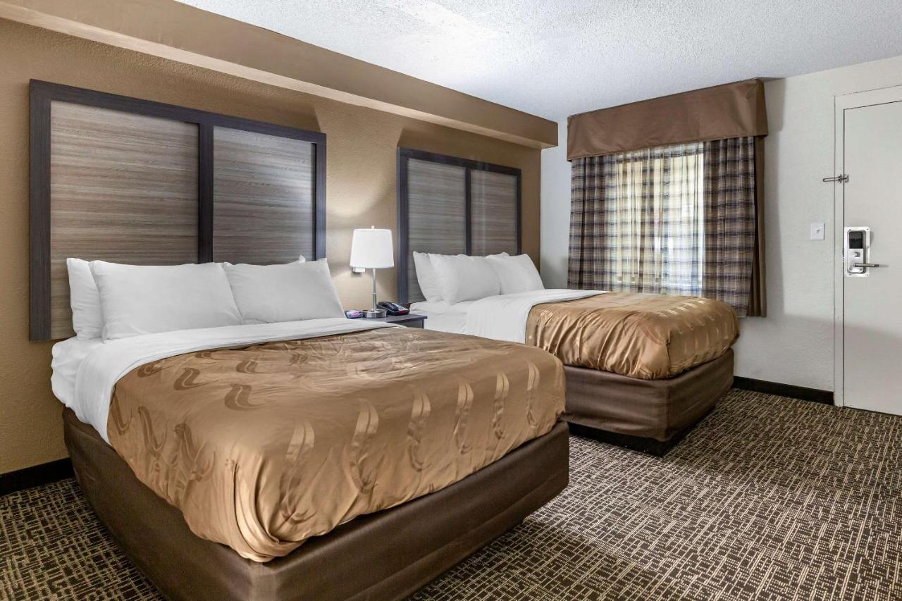 Quality Inn & Suites Spring Lake - Fayetteville Near Fort Bragg Zewnętrze zdjęcie