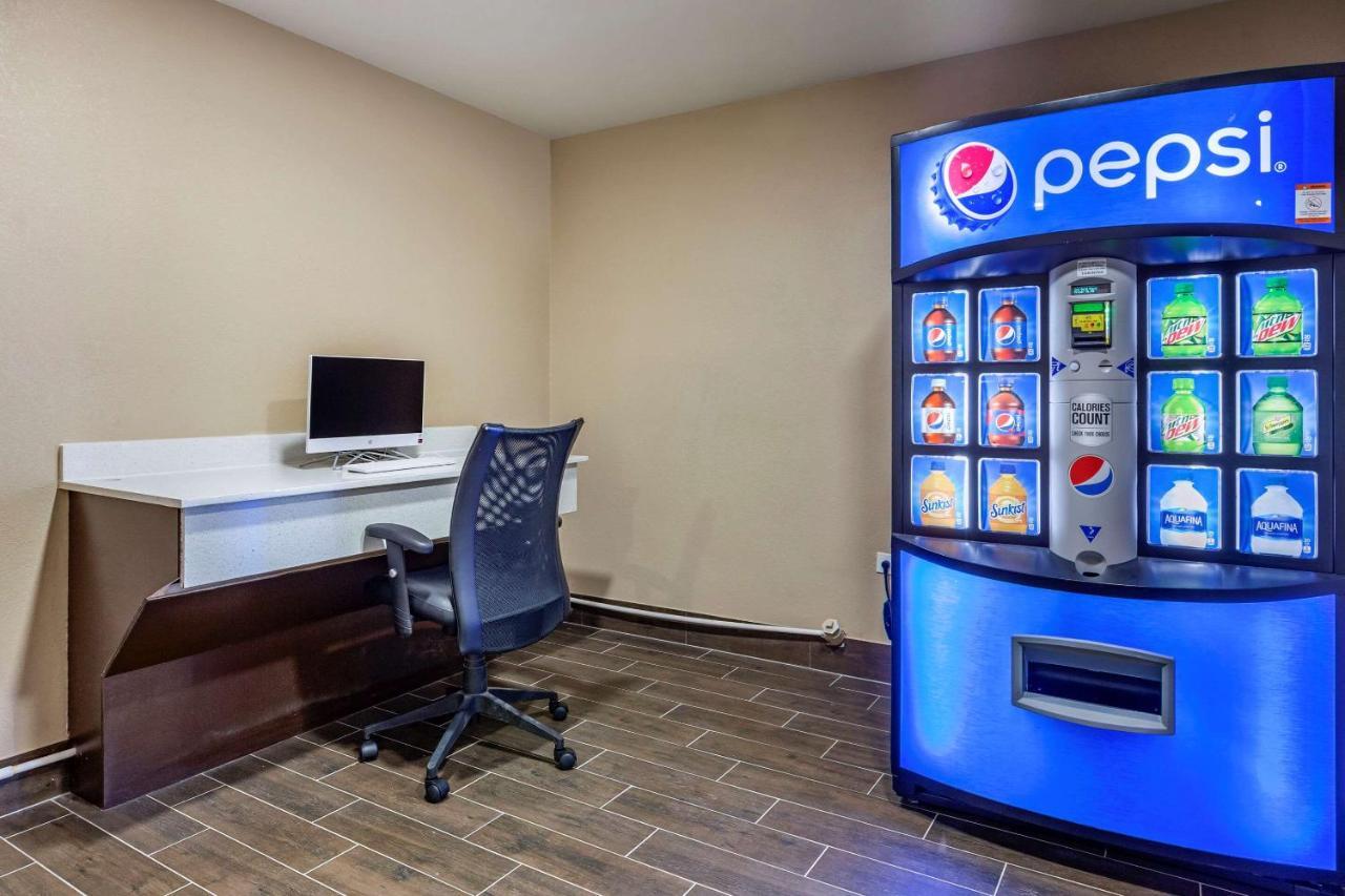 Quality Inn & Suites Spring Lake - Fayetteville Near Fort Bragg Zewnętrze zdjęcie
